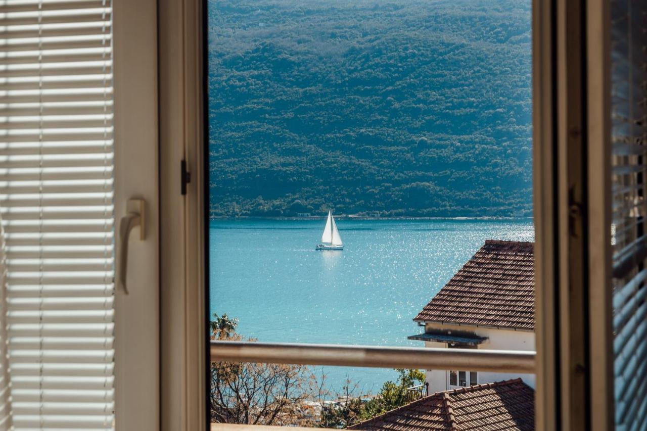 Apartmani Mara Kumbor Eksteriør bilde