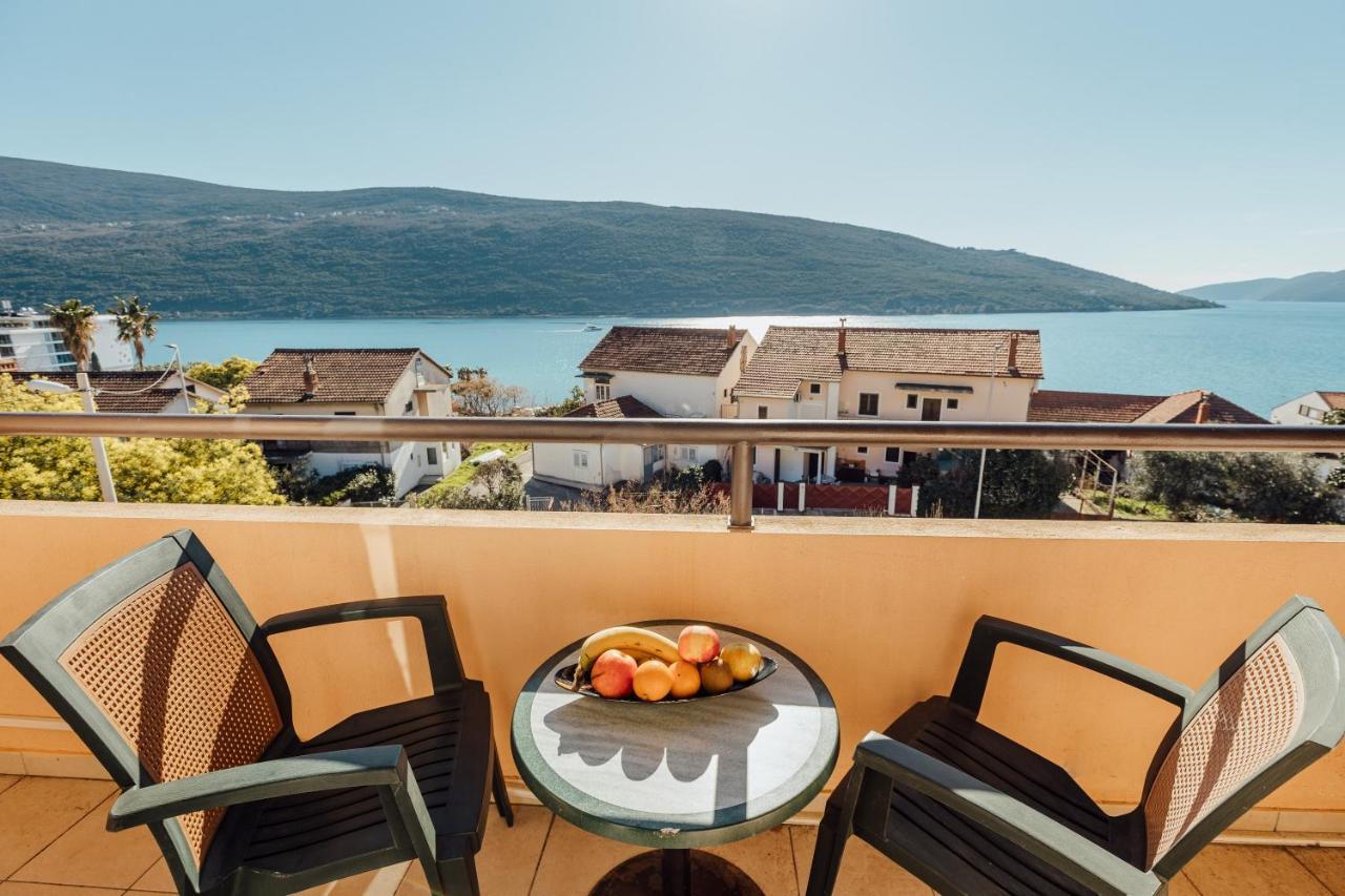 Apartmani Mara Kumbor Eksteriør bilde
